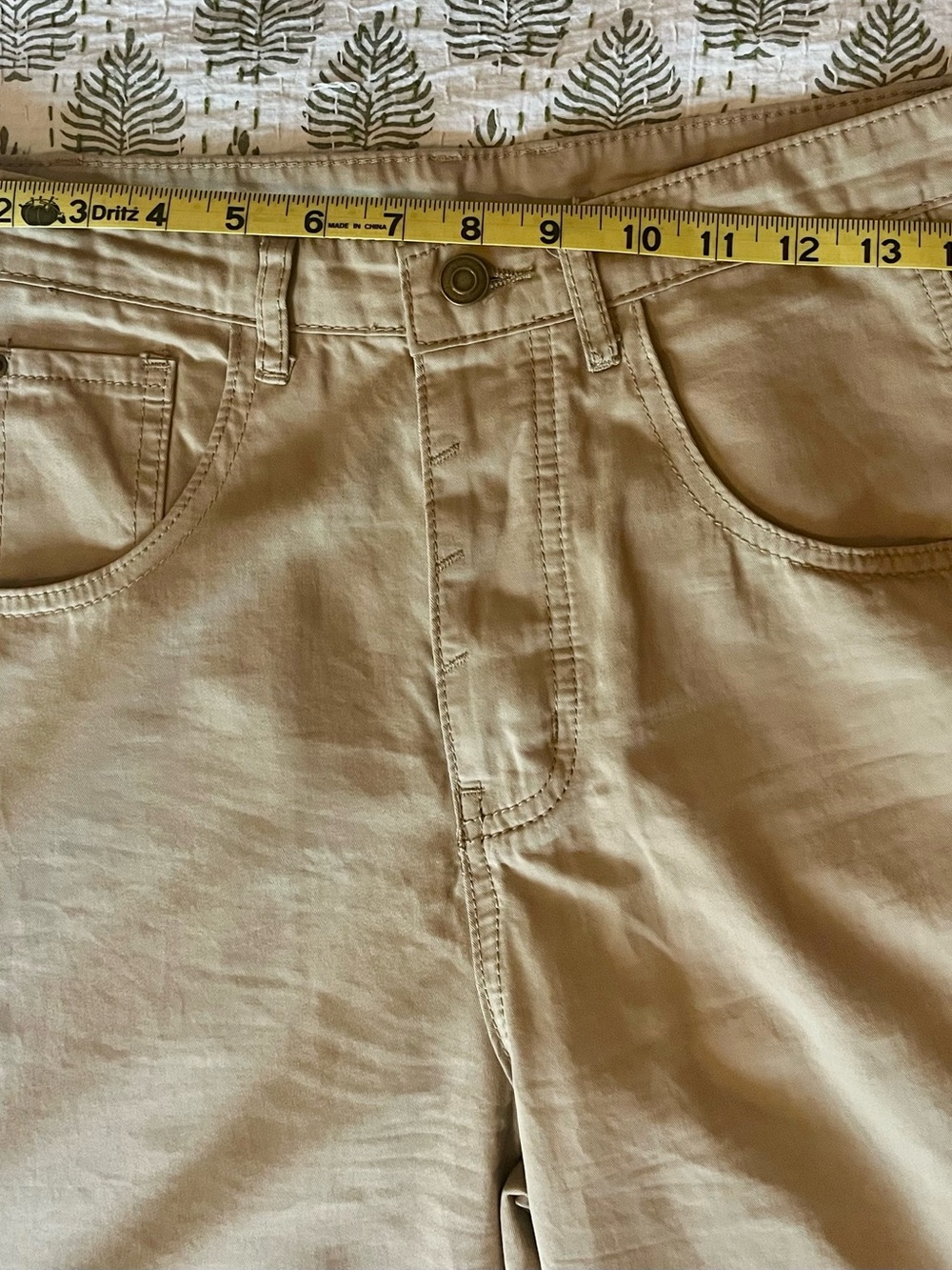 Barrel Button-Fly Pants in Khaki - Picture 6 of 7